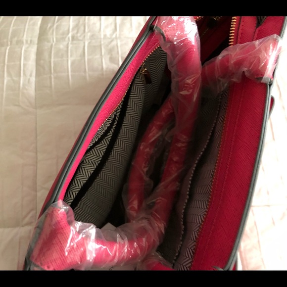 Pink Purse - Picture 2 of 3